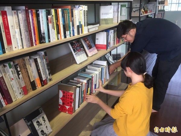 獨立書店是此次朗讀節的主題之一，圖為屏東市「繫．本屋」。（記者羅欣貞攝）