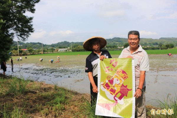 南庄鄉農會「種」出Ｑ版土地公，預計成為觀光新亮點。（記者鄭名翔攝）