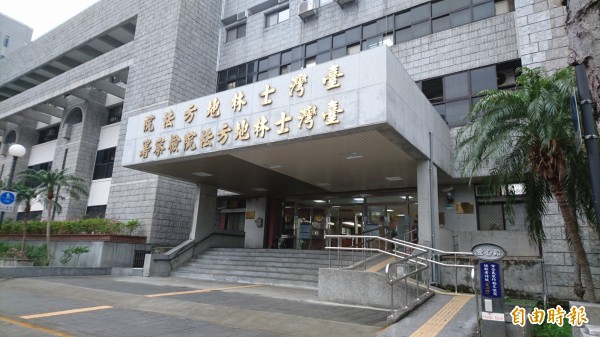 呂女戀情受阻想與男友共赴黃泉，竟想帶6歲女兒一起死，遭士林地檢署依殺人未遂罪起訴。（記者黃捷攝）