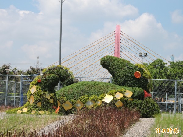 自治公園小花海的意象動物是穿山甲（記者蘇金鳳攝）