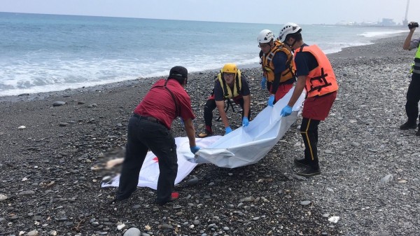 在南澳神秘海灘落海失蹤的沙灘車業者何興龍，今遺體被釣客發現。（記者張議晨翻攝）