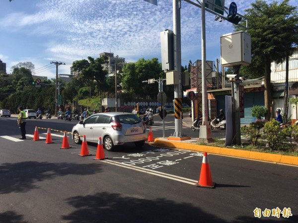 新竹市政府交通處去年7月底實施「寶山路調撥車道建置」計畫，實施1年多，不僅時速從33公里提升到40公里，交通事故也減少79%，改善幅度不少，將持續實施調撥車道計畫。（記者洪美秀攝）