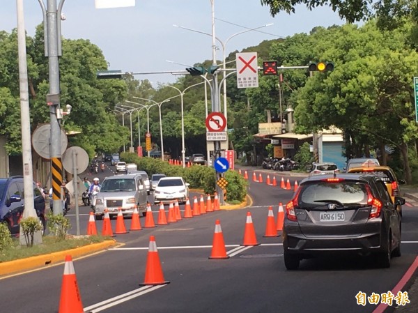 新竹市政府交通處去年7月底實施「寶山路調撥車道建置」計畫，實施1年多，不僅時速從33公里提升到40公里，交通事故也減少79%，改善幅度不少，將持續實施調撥車道計畫。（記者洪美秀攝）