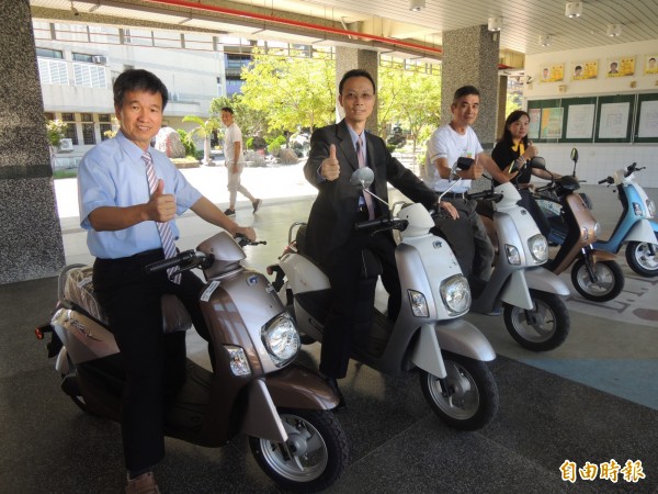 電動機車維修被羅工汽車科列入重點課程。（記者江志雄攝）