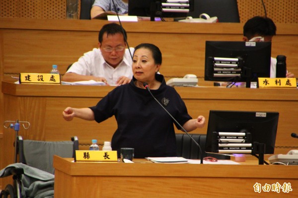 嘉義縣長張花冠進行任內最後一次施政報告。(記者林宜樟攝)