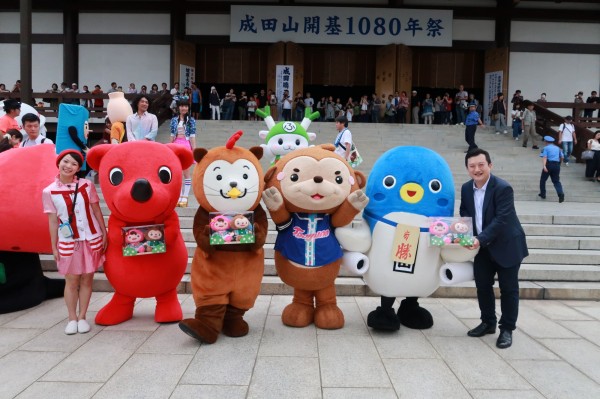 桃園的吉祥物「園哥」參加「吉祥物成田詣」活動，萌樣讓日本人印象深刻。（桃園市政府提供）