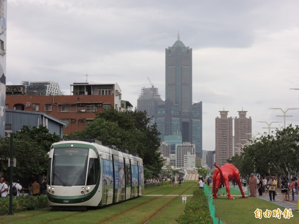 高雄輕軌駁二段場景（記者王榮祥攝）