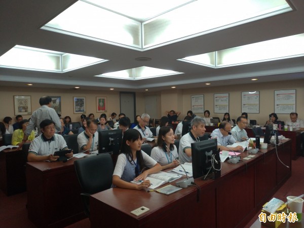 台北市議會教育委員會審查台北市天文科學教育館明年度預算。（記者蔡亞樺攝）