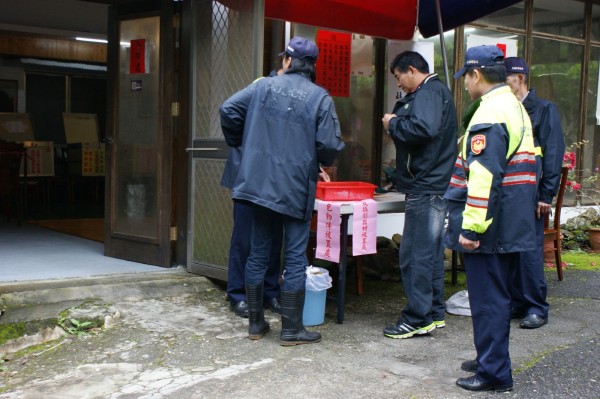 花蓮縣內最高投票所是第105號，位在天祥谷園山莊，海拔約670公尺，路程最遠選民，需奔波62公里才能到達天祥投票。（圖由新城警分局提供）