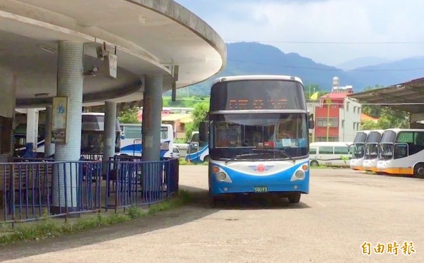 南投縣鹿谷鄉秀峰到茅埔的公車路線，員林客運已在9月1日起恢復行駛。（記者謝介裕攝）