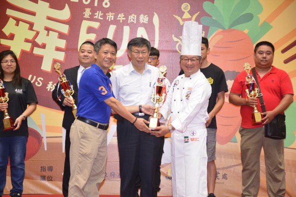 新九九牛肉麵在復辦的2018台北市牛肉麵獲得最佳麵條獎,也是35間獲獎店家裡,少數位於新北市的牛肉麵店。(新九九牛肉麵提供)