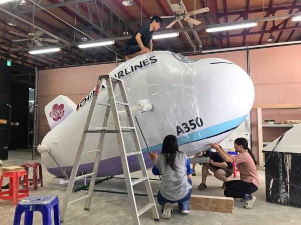 大葉大學為製作國慶花車,耗費三個月時間打造。(大葉大學提供)
