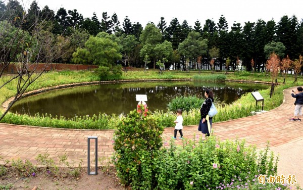 中壢人森呼吸的好所在!過嶺森林公園四季可欣賞不同景色。(記者李容萍攝)