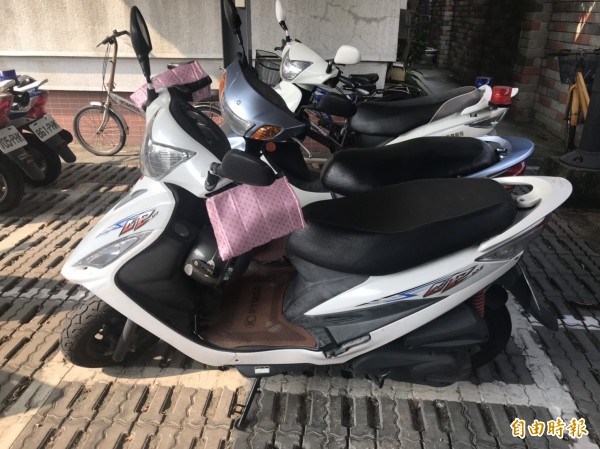 這台機車是另一位男同事的,張男騎了一年多,今天才發現騎錯車了!(記者黃淑莉攝)