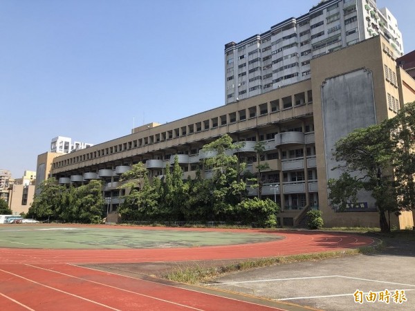 高市舊七賢國中現況。(記者葛祐豪攝)