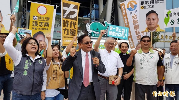 喜樂島聯盟召集人郭倍宏批民進黨若沒站出來,「不能叫做本土政黨」。(記者丁偉杰攝)