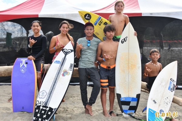 éæè¯å¸¶èéå°å¹´é¸æï¼ç¼æé å°ç£å¢¾ä¸è¡æµªéãï¼è¨è
è¡å®æ²æï¼