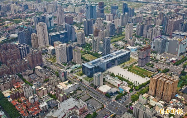 今年全國公告地價調整，六都中以台中市平均調降6.36%為最高。（記者黃鐘山攝）