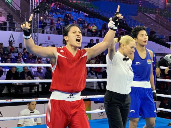 陳念琴對上印度地主隊選手博戈恩，以4比0晉級總決賽。（清大提供）