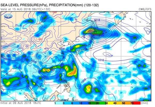 據全球預報系統(GFS)模擬顯示,下週恐有熱帶系統接近,同時伴隨西南氣流。 (圖擷取自中央氣象局)