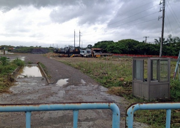 桃園市中壢污水下水道污水廠現場一片荒蕪。（桃園市水務局提供）