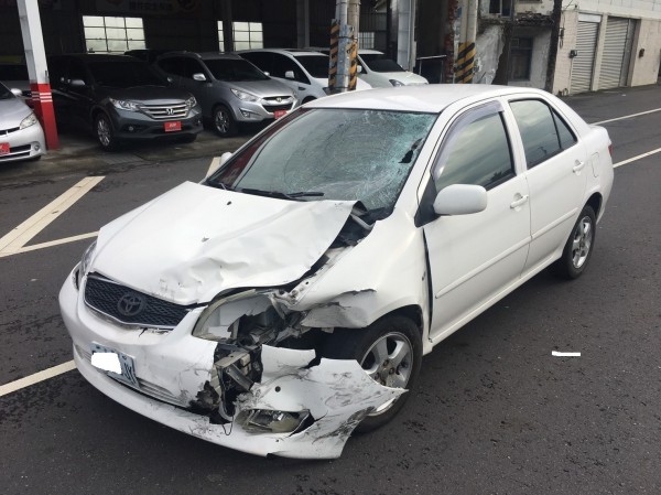陳姓男子酒駕開小客車撞死朱姓機車騎士。(記者林宜樟翻攝)
