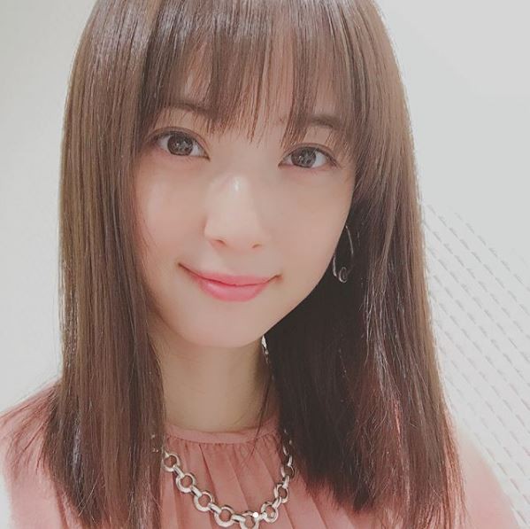 佐佐木希拿下「素颜也很美的女星」第一名。(图撷取自佐佐木希Instagram)