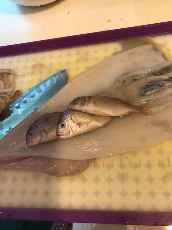 透抽肚內3條魚。(圖取自臉書)