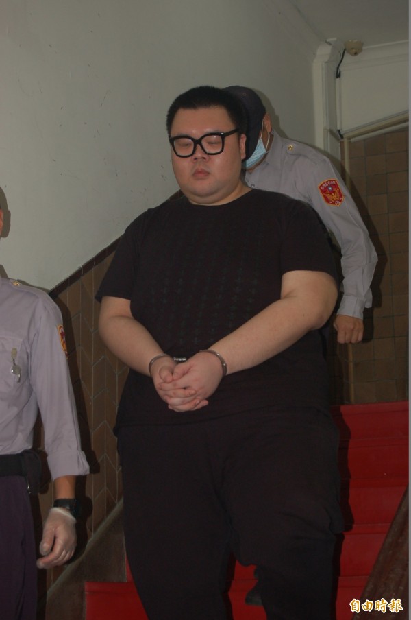 「土豪哥」朱家龍被控涉及女模命案,一審遭判刑10年。經上訴,朱家龍以需要就醫為由請求交保,不過高院今天駁回申請。(資料照) 「土豪哥」朱家龍被控涉及女模命案,一審遭判刑10年。經上訴,朱家龍以需要就醫為由請求交保,不過高院今天駁回申請。(資料照)