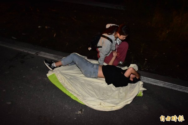 台鐵普悠瑪號列車今天傍晚在宜蘭縣冬山站與蘇澳新站間出軌翻覆。(記者張議晨攝)