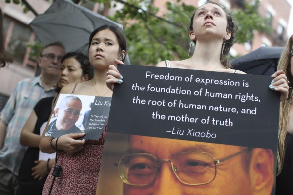 美國學者痛批中國不人道手段,也直批劉曉波之死對台訊息不言自明。(資料圖 美聯社)