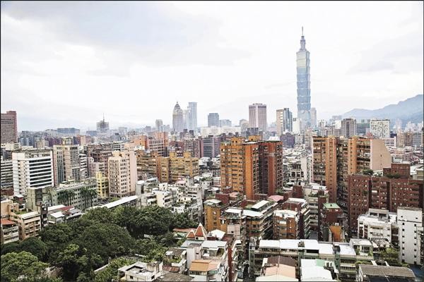 房市交易低迷,房價也出現修正,根據永慶價格指數統計,台北市房價近一年來下跌了4.9%,新北市則是有漲多回檔的態勢,連兩季盤整,只剩新竹、台中緩升。(本報資料照)