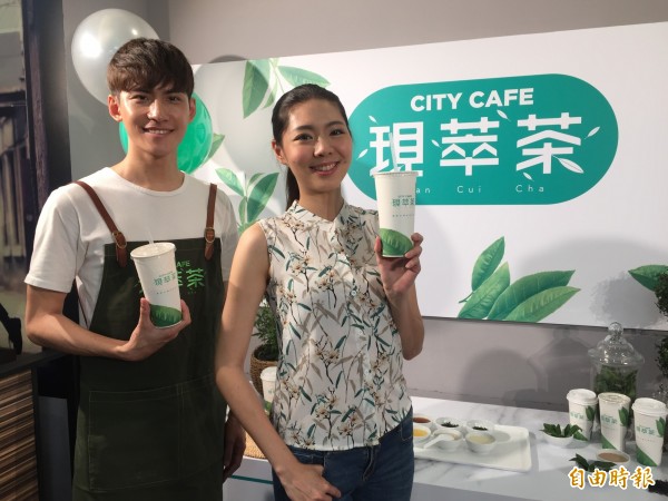 超商賣珍奶,PK手搖茶專賣店。(資料照,記者楊雅民攝)