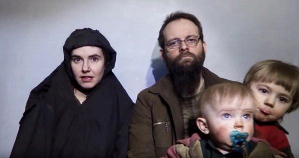 美國公民柯爾嫚（Caitlan Coleman）與其加拿大籍丈夫博伊爾（Joshua Boyle）跟孩子，遭塔利班監禁了長達5年時間。（路透）