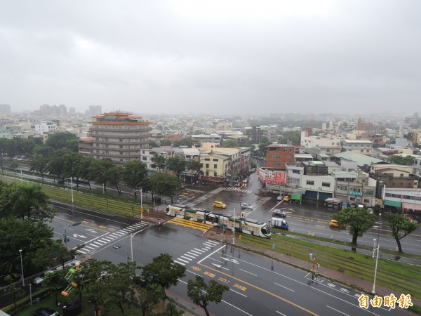 高雄市除了那瑪夏區、茂林區、桃源區之外，其他區域8月25日全日正常上班、上課。（記者王榮祥攝）