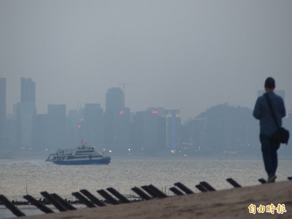 金门与厦门、泉州小三通客船昨天依然正常航行。(记者吴正庭摄)