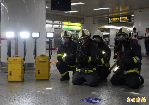 北市府今晚舉行「台北車站特定區半預警演習」。(記者黃耀徵攝)