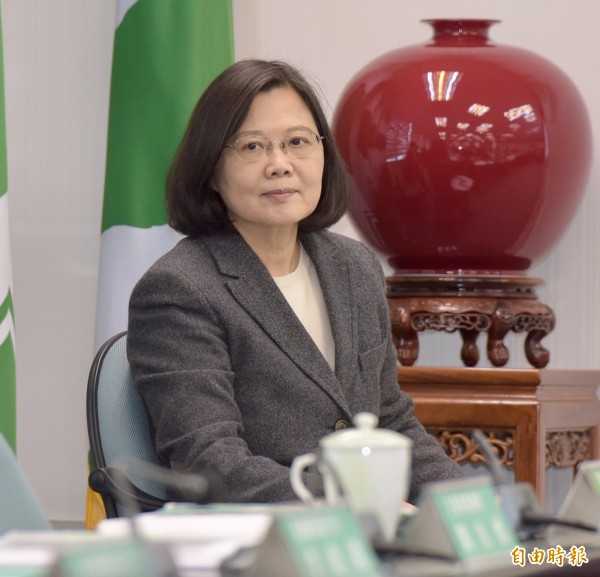 蔡英文總統今日上午接見「第26屆國家磐石獎」暨「第19屆海外台商磐石獎」得獎企業代表,除肯定中小企業對台灣的重要貢獻,也希望在場得獎企業發揮楷模作用。(資料照,記者黃耀徵攝)