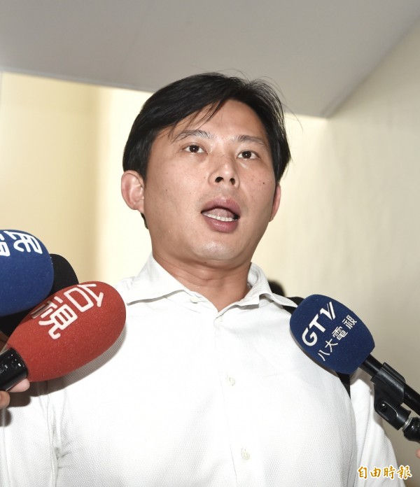 針對永豐金子公司再度展延清償日期，黃國昌（見圖）貼文痛批金管會包庇。（資料照，記者方賓照攝）