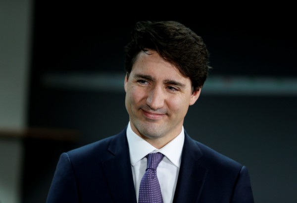 加拿大總理杜魯道(Justin Trudeau),小時候曾被《六人行》男演員馬修派瑞(Matthew Perry)痛毆,他4月1日在推特上嗆再來打一場。(路透)