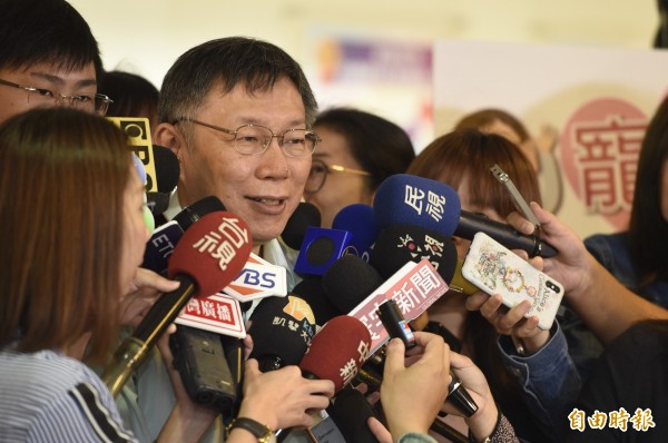 公费流感疫苗15日起开放接种,台北市长柯文哲至联合医院仁爱院区宣导。(记者丛昌瑾摄)