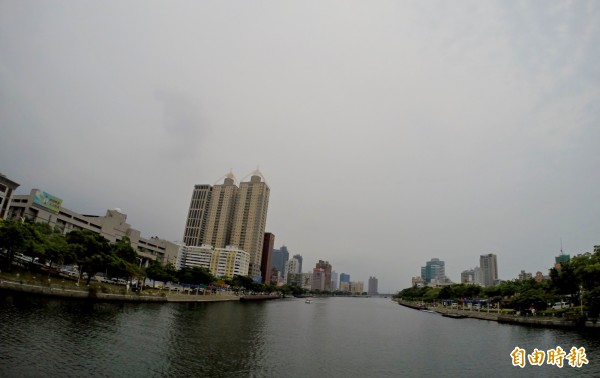 吳德榮表示，花蓮、高屏及台東離島一帶需注意強風豪雨。（資料照，記者黃志源攝）