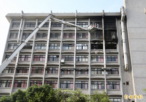 衛福部台北醫院護理之家大火,造成9死、11重傷。(記者羅沛德攝)