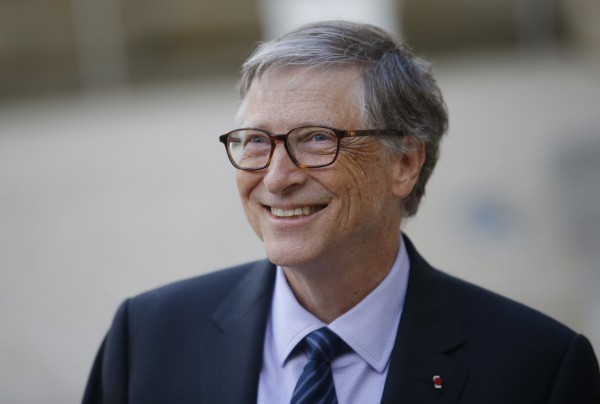 微软创办人比尔盖兹(Bill Gates)近日表示,脸书创办人札克柏格(Mark Zuckerberg)欠他一个人情。(美联社)