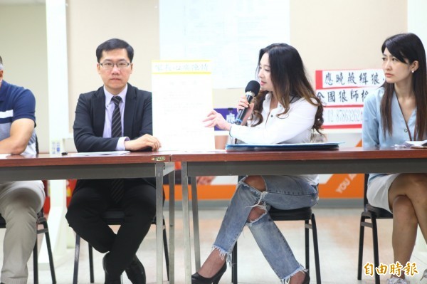 台北市議員應曉薇昨天(20日)召開記者會驚爆,新北市某國小家長向她陳情,一名許姓社會科老師涉性騷擾與猥褻多名小學生,有家長今天則向本報投訴,這名老師也是補習班班主任。(資料照)