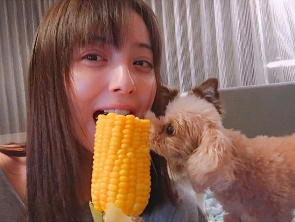 佐佐木希在Instagram偶尔也会上传素颜照,素颜依旧美丽。(图撷取自佐佐木希Instagram)