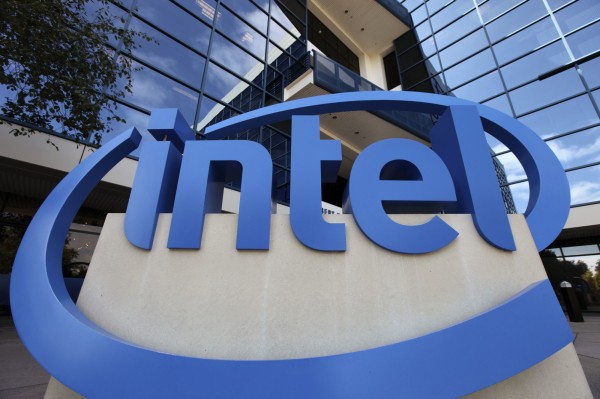 半導體大廠英特爾(intel)昨(3日)被爆出處理器底層架構存在安全上的缺陷,容易受到駭客攻擊。(資料照,美聯社)