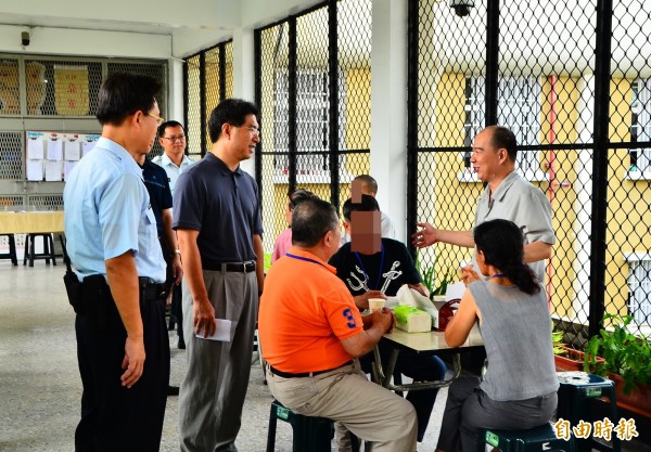 台南看守所為極刑犯舉辦秋節懇親，有4名死囚參加。（記者吳俊鋒攝）
