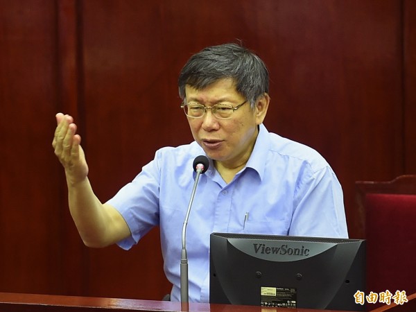 台北市議會10日進行市政總質詢,市長柯文哲出席備詢。(記者方賓照攝)