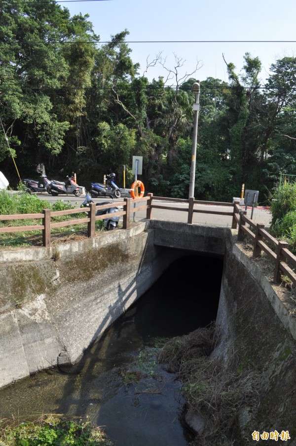 平鎮區「石門大圳巡防道路改善工程」將新建跨石門大圳的橋梁。（記者周敏鴻攝）